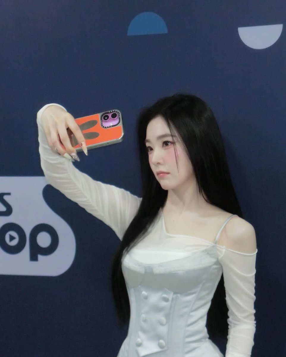 Irene 아이린 Global 🌷 tweet media