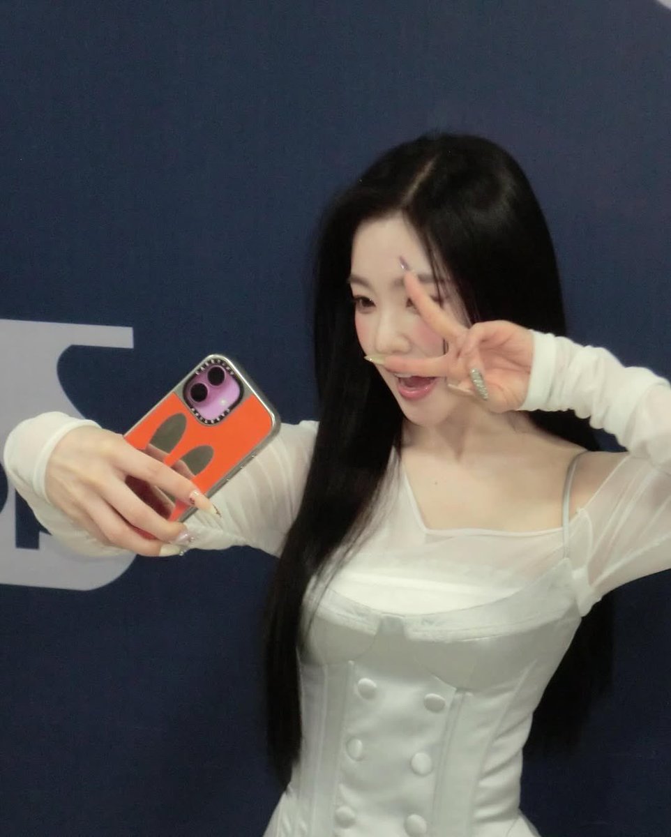 Irene 아이린 Global 🌷 tweet media