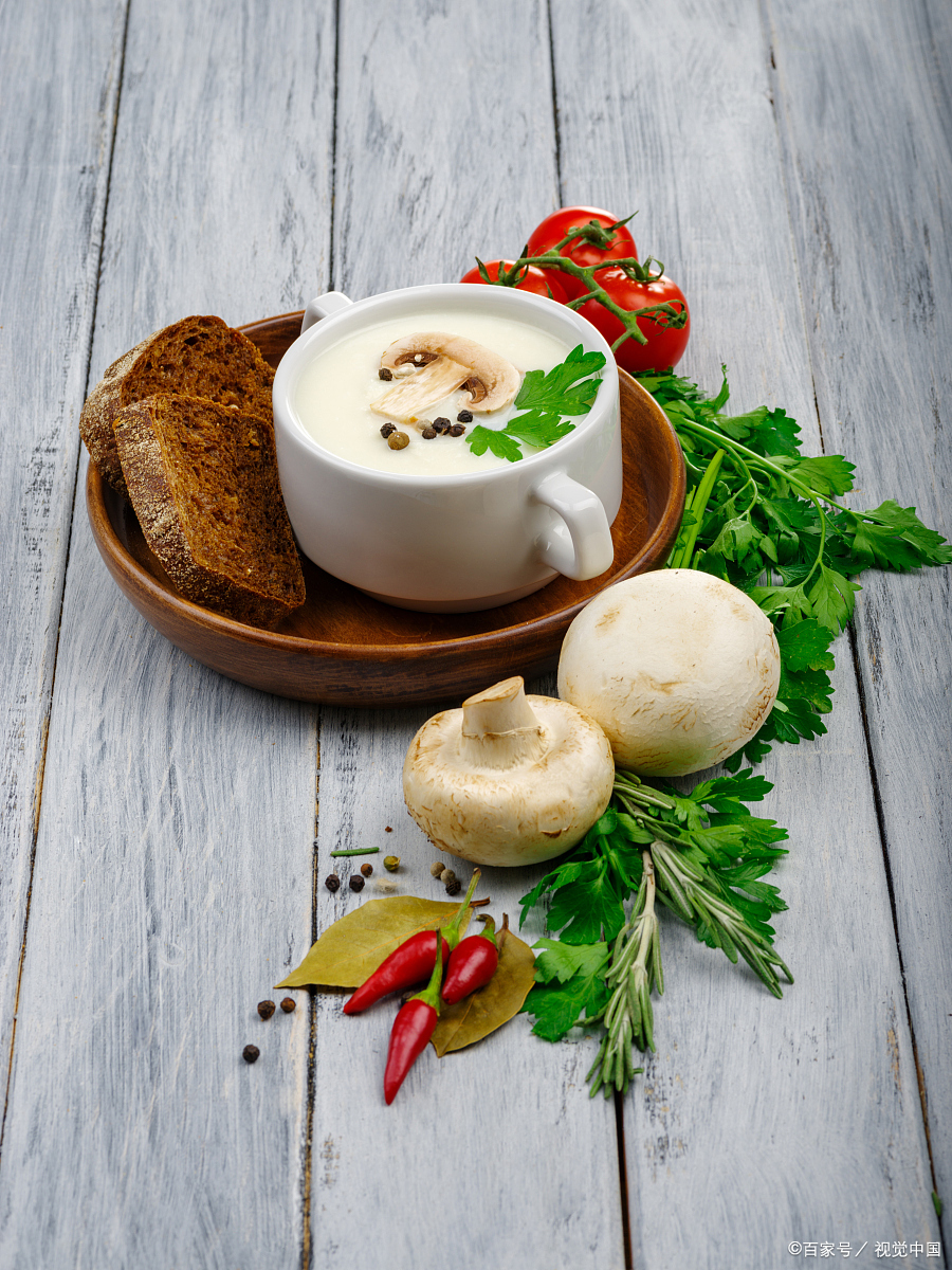 ChartLal's tweet photo. Tested u0026 Loved: Organic Oat Flakes!  Creamy texture, nutty aroma, 5min cook time—perfect for busy mornings. No added sugars, 10g protein per serving. Grab yours for cozy breakfasts!   #FoodReview #HealthyEats https://t.co/FNAvLNRrjl