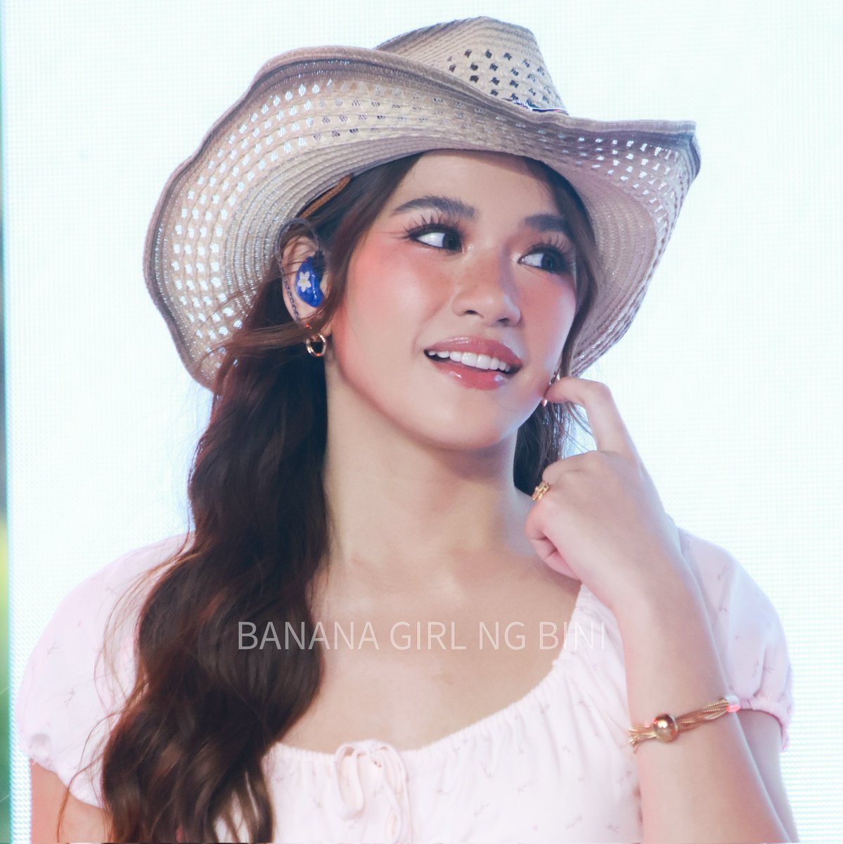 BANANA GIRL NG BINI | CARROT NI JENNIE KIM tweet media