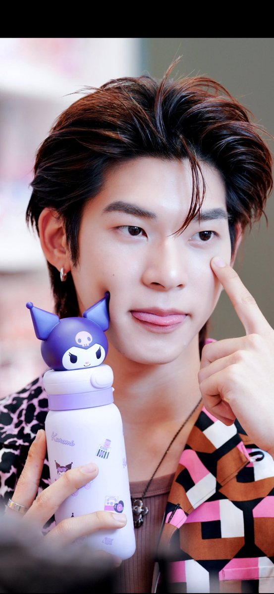 ★·.·´ AngAngAng `·.·★ tweet media