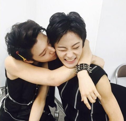 nadine ◡̈ tweet media