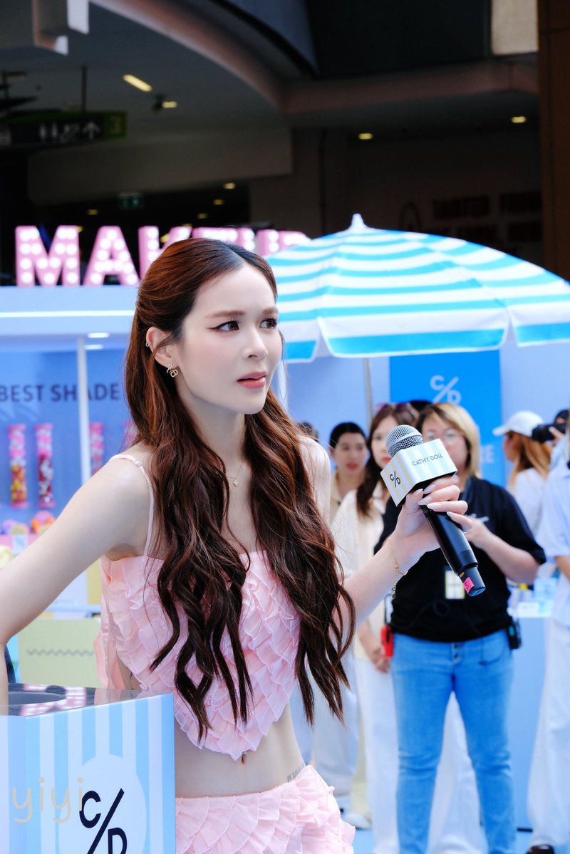 tk's yiyi mami tweet media