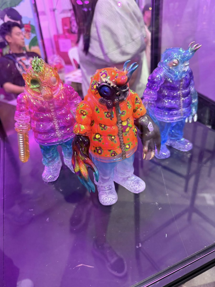 toysrevil tweet media