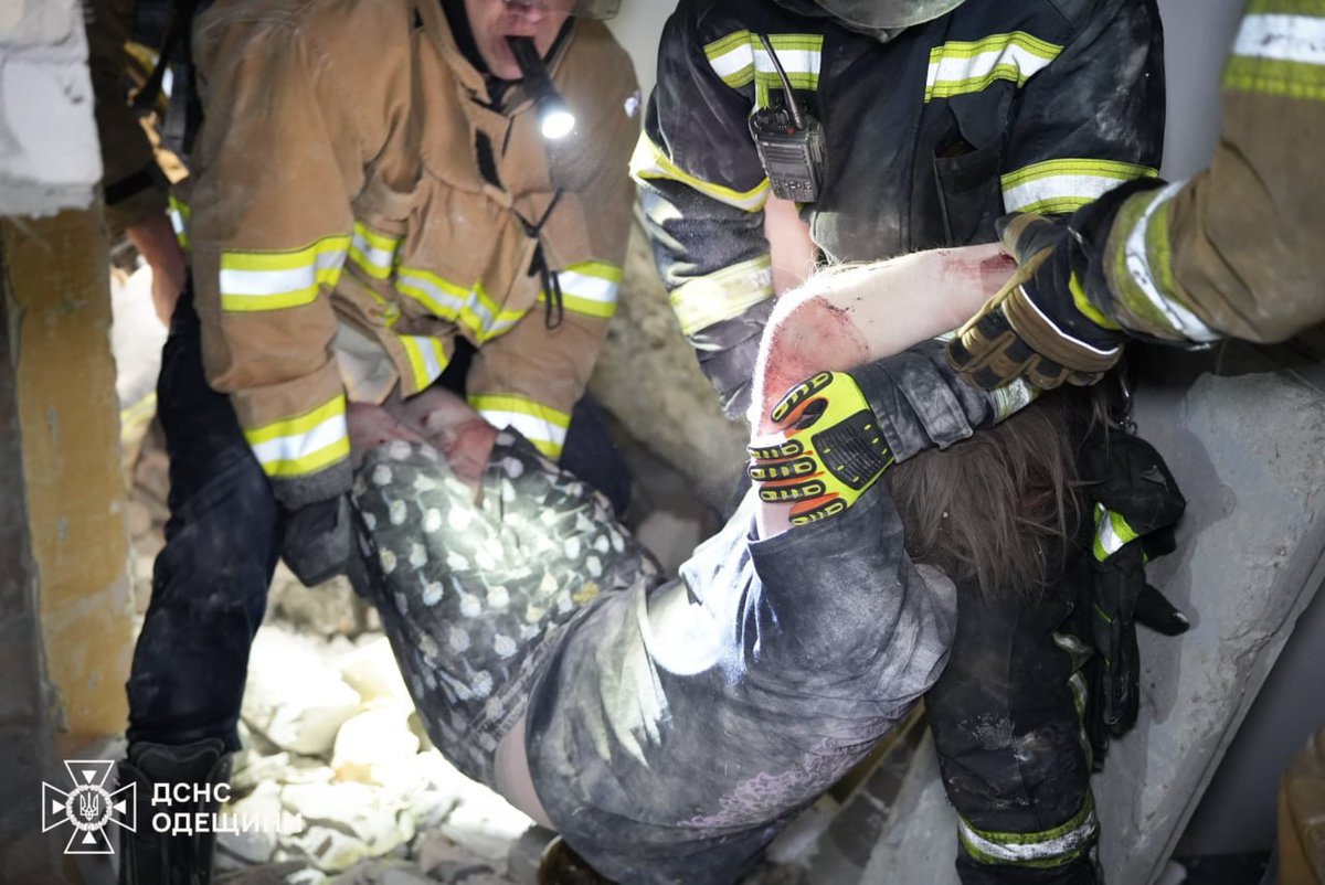 UaCoins's tweet image. 18+🚨 Odessa🇺🇦Ukraine is attacking oil terminals, airfields, and ammunition depots. 🇷🇺Russia is attacking residential buildings, schools, kindergartens, and the power grid. You say it's all Putin's fault, but no, it's a nation of Androphages...They are all Putin ❗ #UkraineWar