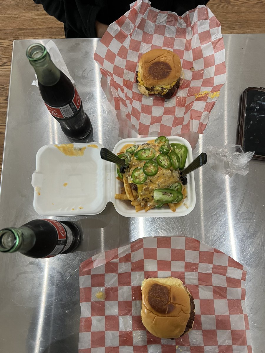 thursday girl tweet media