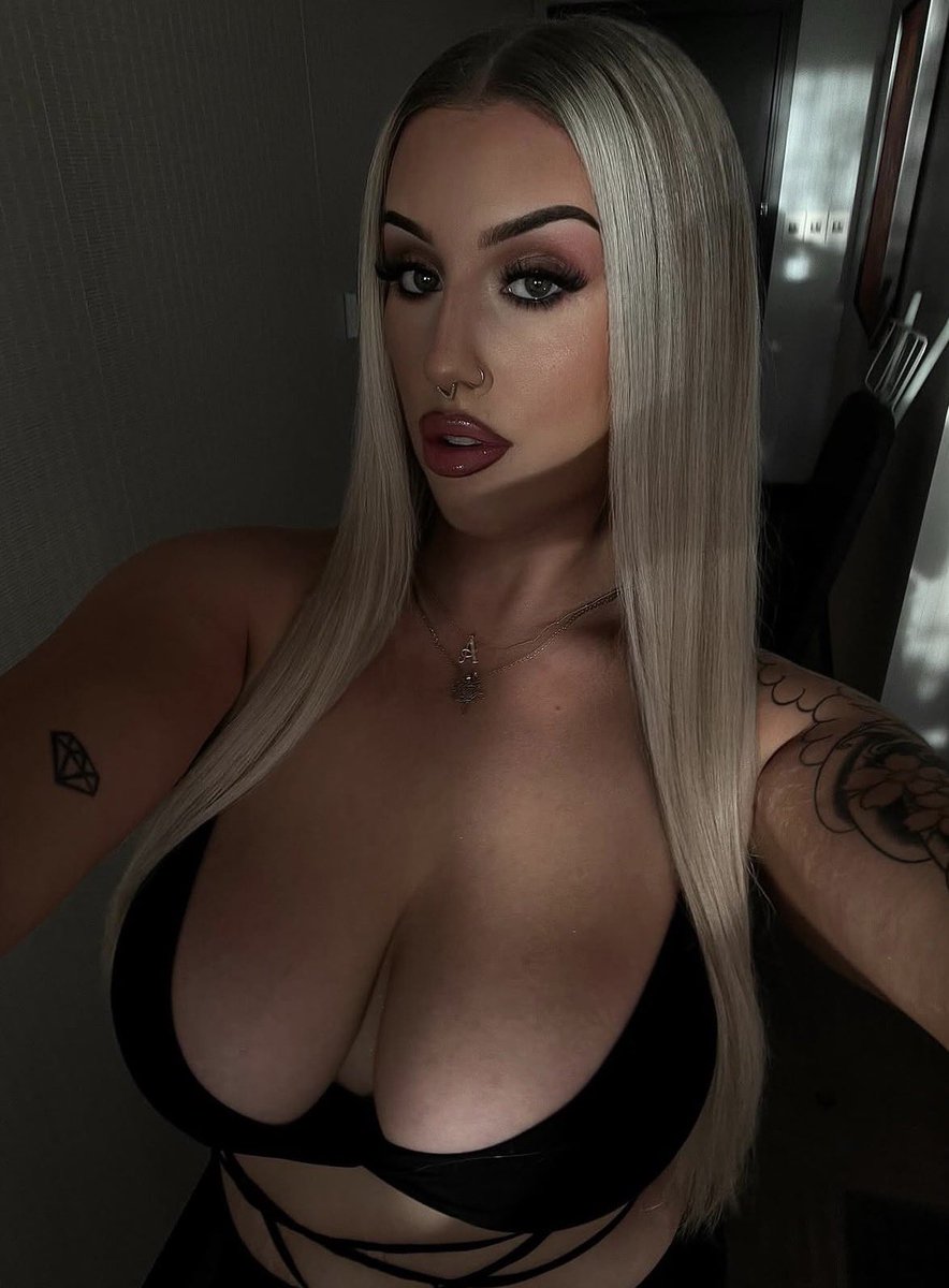 chav lover tweet media