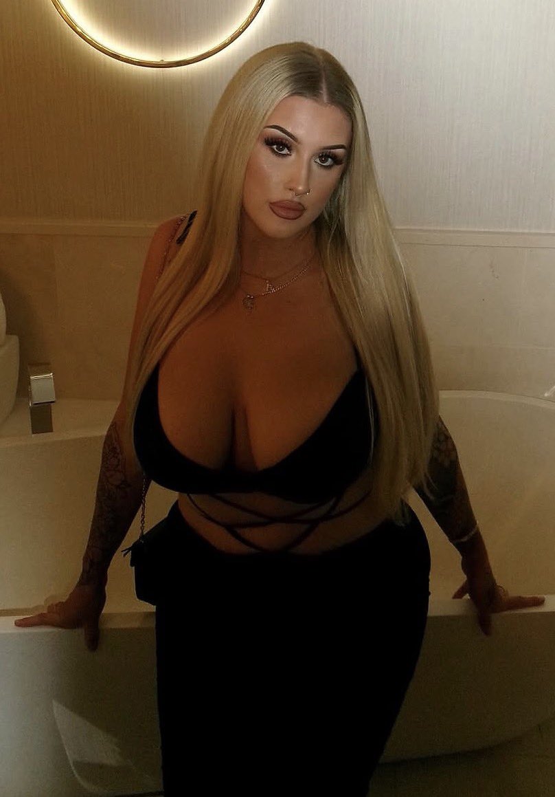 chav lover tweet media
