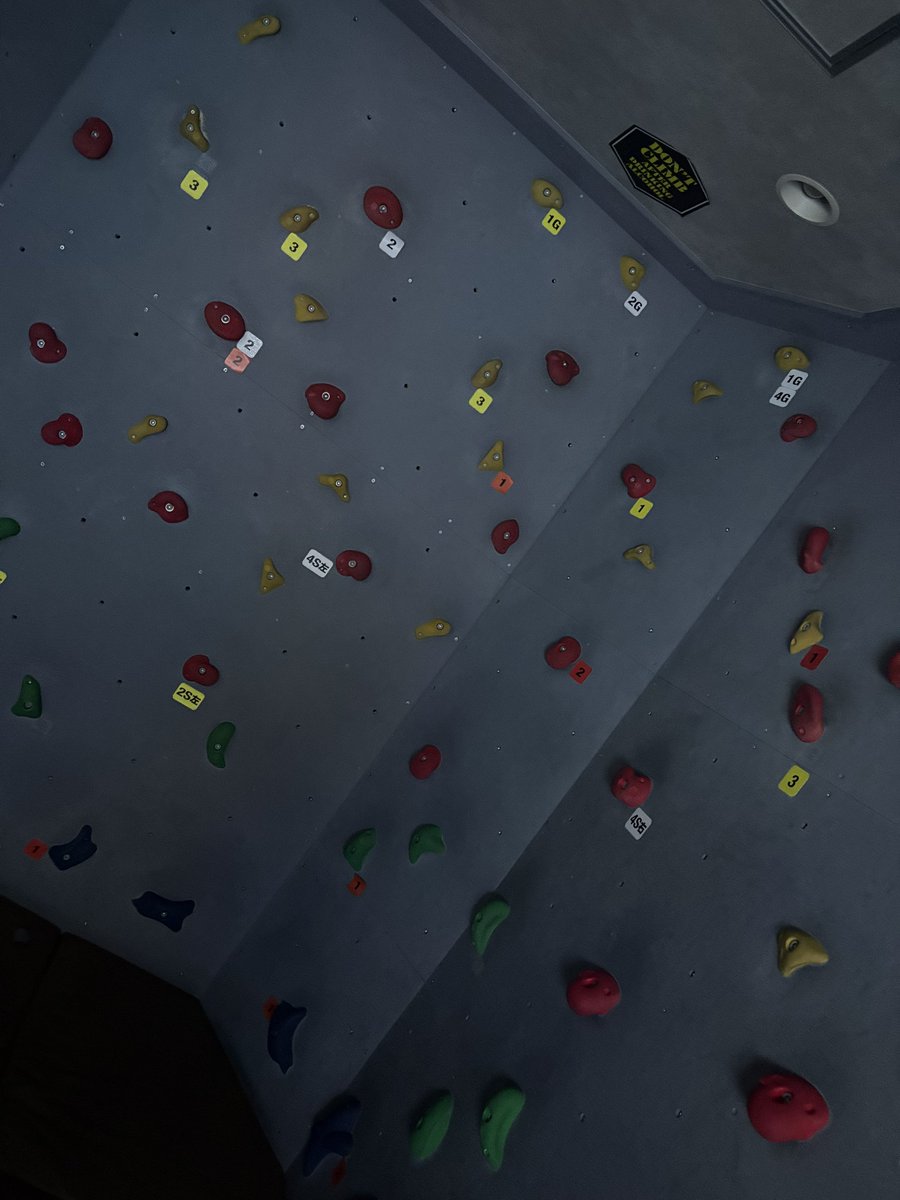 スペさん tweet media