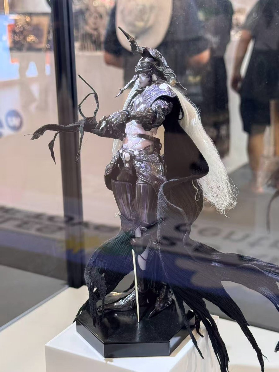 toysrevil tweet media