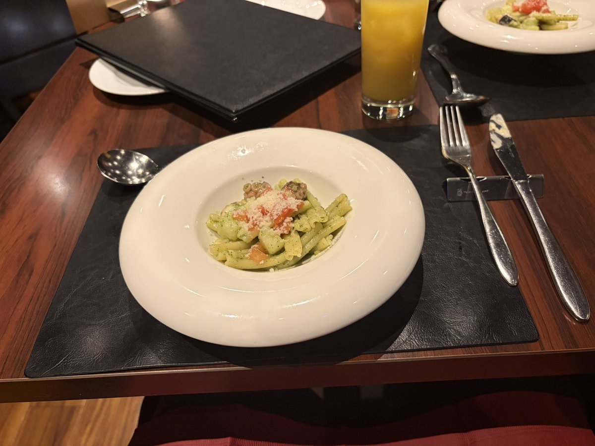 hakku_sp's tweet photo. おしゃんなとこでコース食べた

飯テロだぜぇ https://t.co/WFsiF6QArS