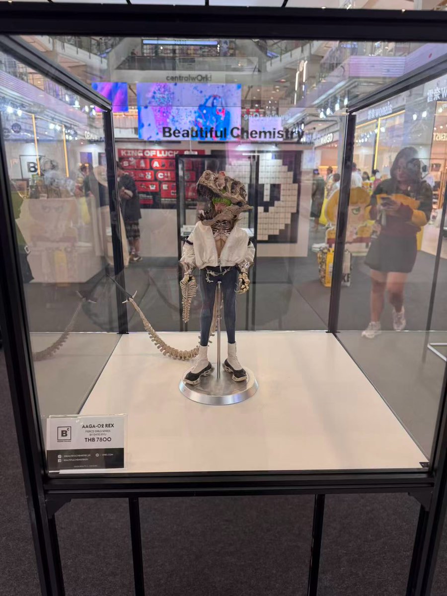 toysrevil tweet media