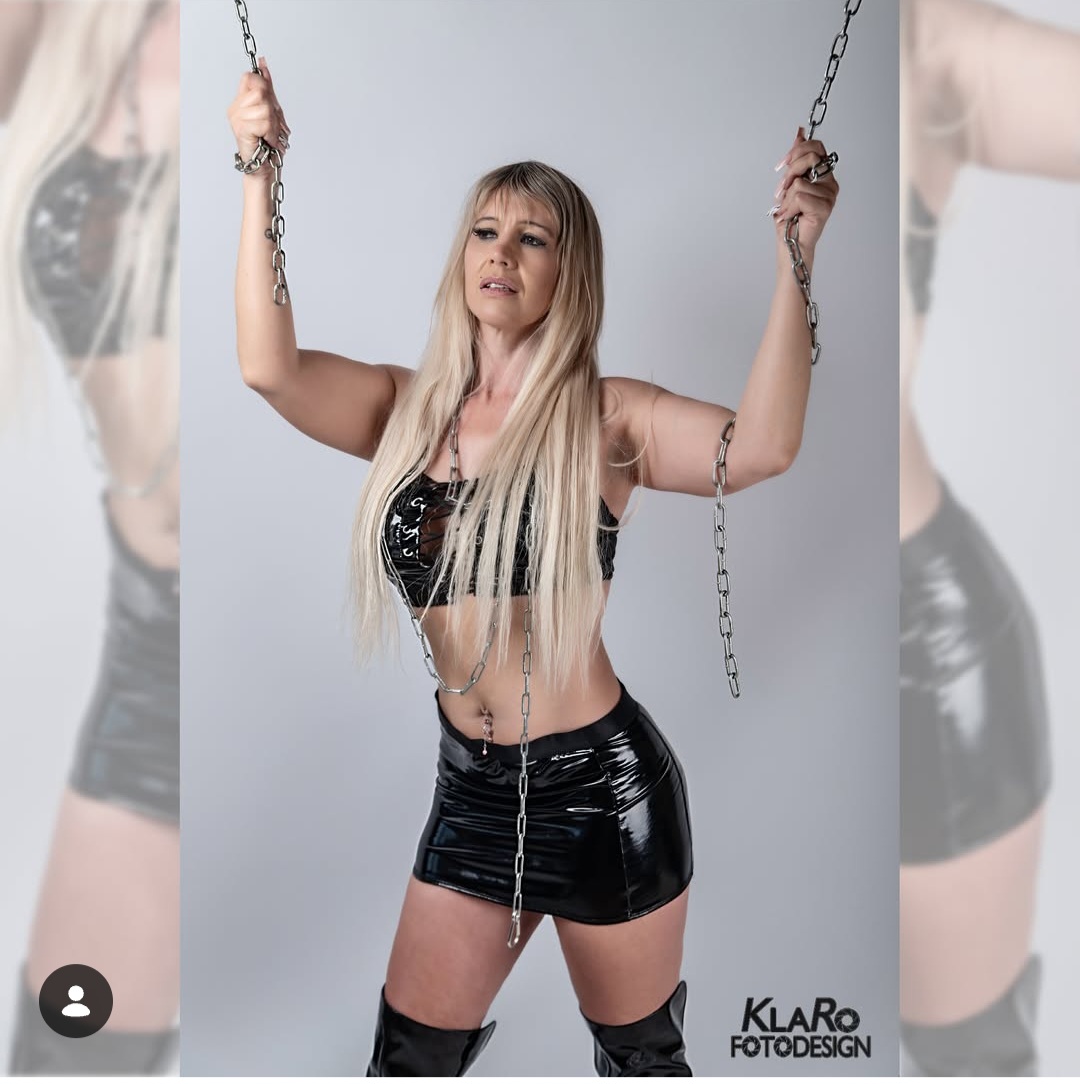 Sexy_Sparkling_'s tweet photo. Benimm dich. Oder lieber doch nicht.
https://t.co/1x0JEcgr7b
#fypシ゚viral #confidence #camg https://t.co/mNN26sp2Cz