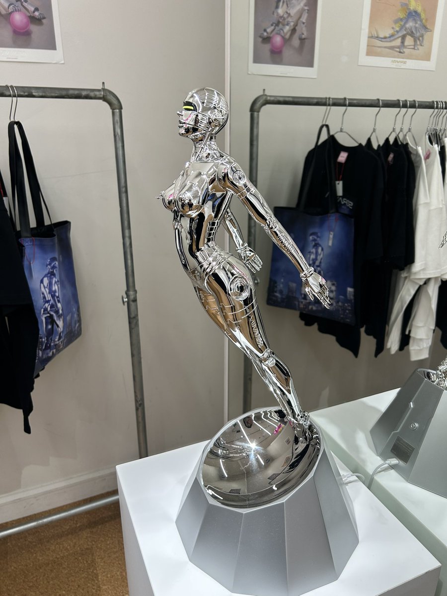 replicant tweet media