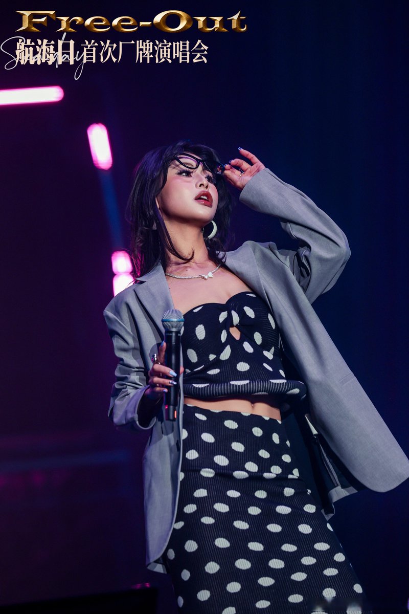 gracey anderson tweet media