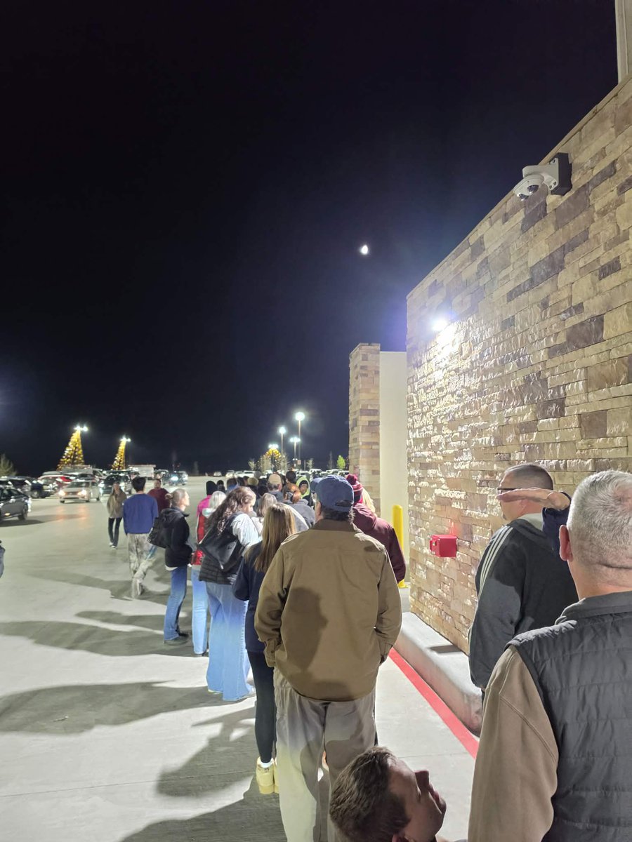 MGMAdventures's tweet photo. Buc-ees Huber Heights has now opened and we had to welcome in our new neighbors https://t.co/4DYSFm2Ifr