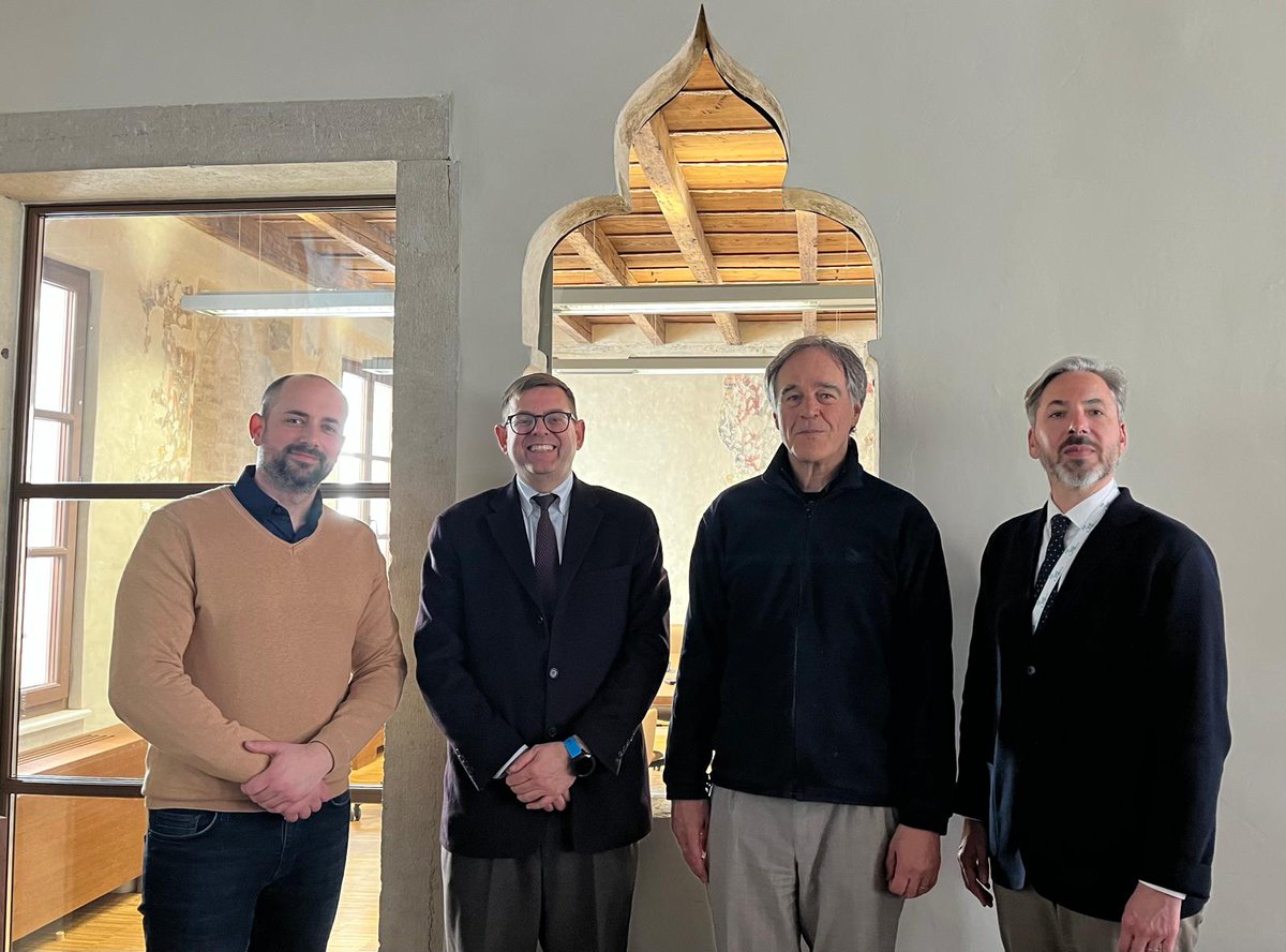 csmbr_pisa's tweet photo. 𝐒𝐚𝐧𝐭𝐨𝐫𝐢𝐨 𝐑𝐞𝐬𝐢𝐝𝐞𝐧𝐭𝐢𝐚𝐥 𝐅𝐞𝐥𝐥𝐨𝐰𝐬𝐡𝐢𝐩 𝟐𝟎𝟐𝟔
From Left to right, Dr Tilen Glavina and Dr Massimo Sbarbaro (ZRS - Koper), Prof. Michael Stolberg (CSMBR Pisa), and Prof. Johann Petitjean (Santorio Residential Fellow).
#CSMBR #ZRS #SantorioSantori https://t.co/doqAcpJt81