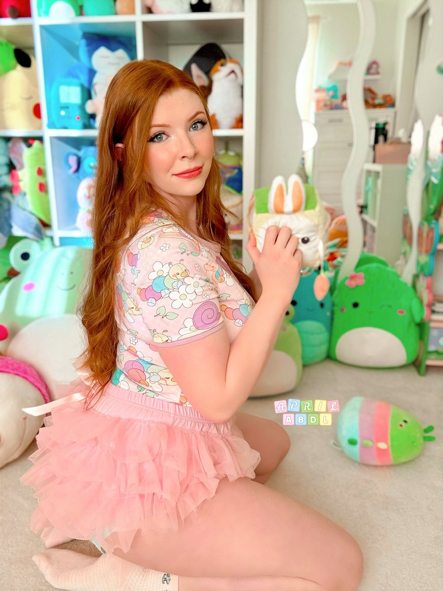April ♡ tweet media