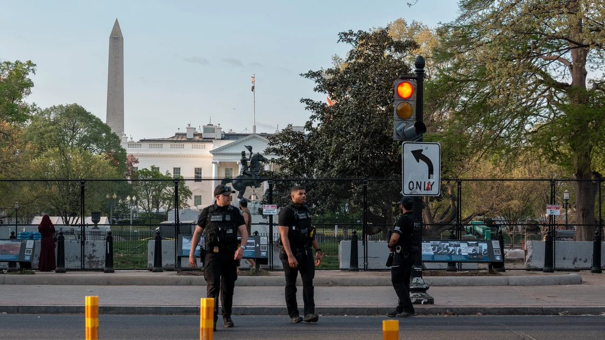 lequotidien509's tweet image. Le @SecretService enquête sur des coups de feu près de la Maison-Blanche @WhiteHouse dans la nuit du 5 avril 2026, signalés à #LafayettePark. Aucun blessé, suspect non localisé, sécurité renforcée autour du président Trump. #Haïti #Diaspora #lequotidien509 @lequotidien509 #USA