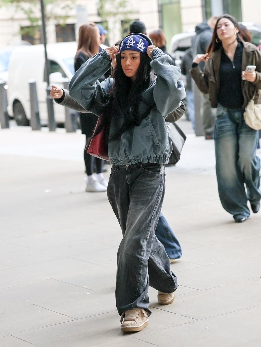 rina is mourning katseye tweet media