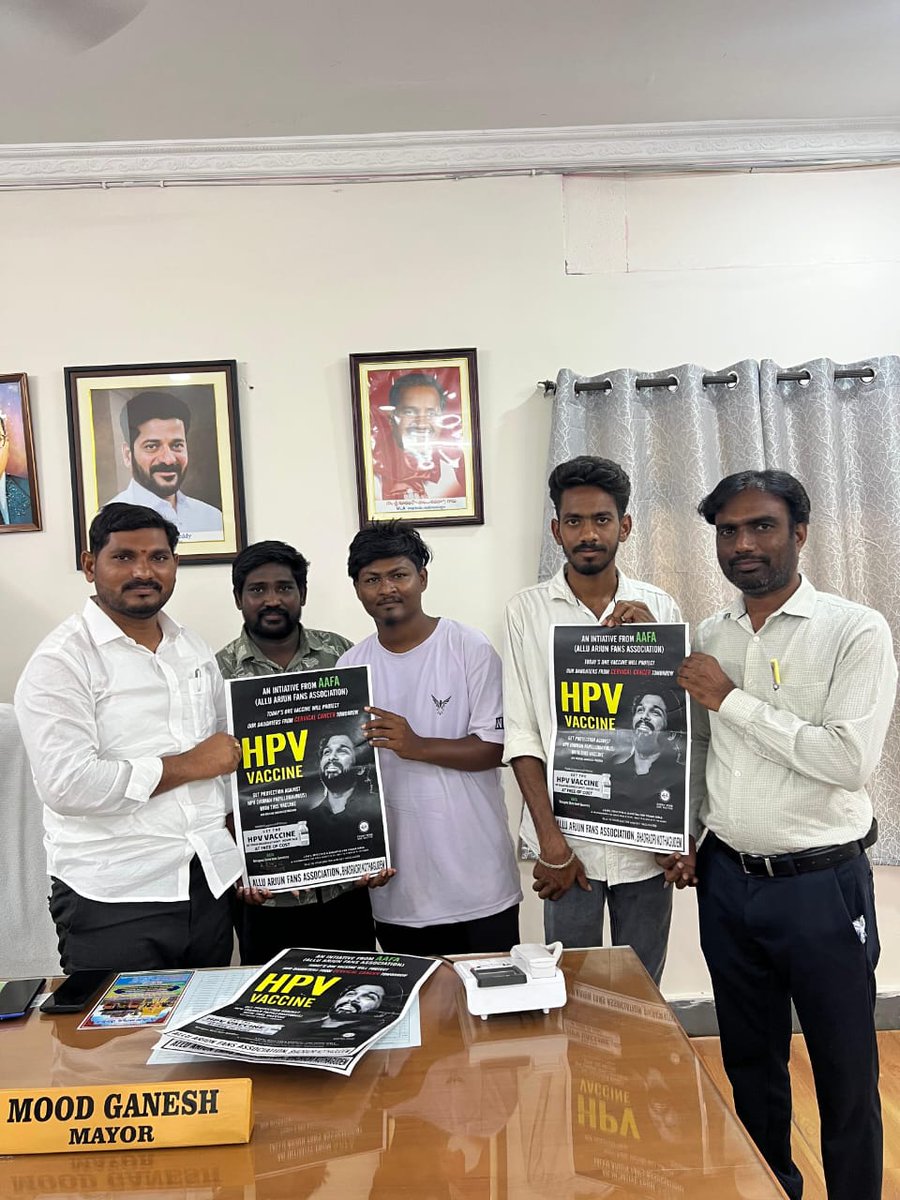 AAFAOnline's tweet photo. Kothagaudem Allu Arjun fans 
Mood Ganesh (CPI) serves as the Mayor of Kothagudem Municipal Corporation, poster launching.
State joint secretary mathin.
Bhadradri kothagudem fans 
Tharun.ravi ....

#AAFASupportsHPVDrive
#HPVVaccine
#CervicalCancerAwareness
#SwasthNariViksitBharat https://t.co/4nd7Q6gsfL