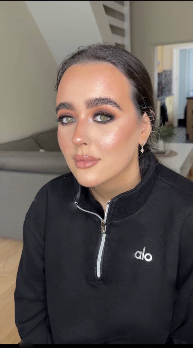 Hair & makeup done = the best combo https://t.co/bh0pNQyY8W