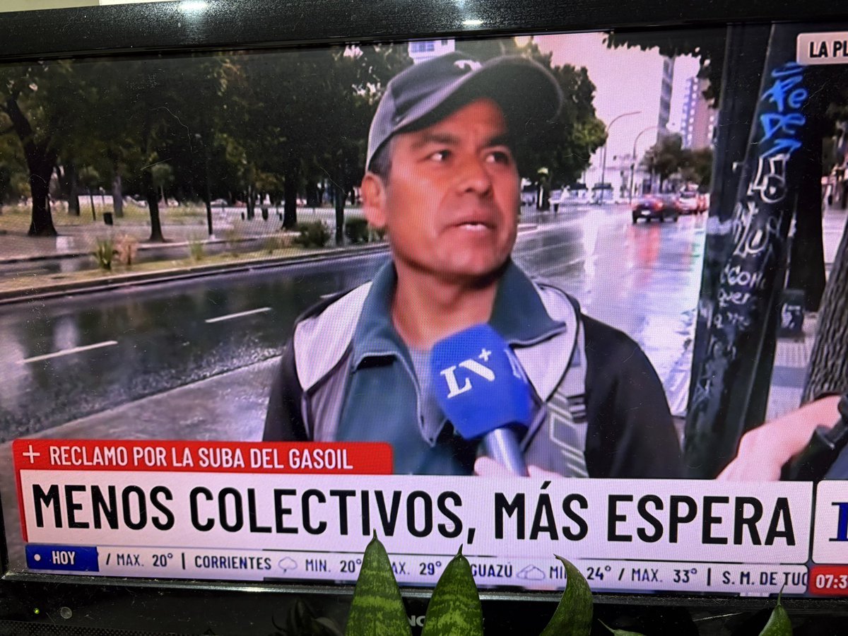 𝓜𝓮𝓵𝓲𝓷𝓪 tweet media