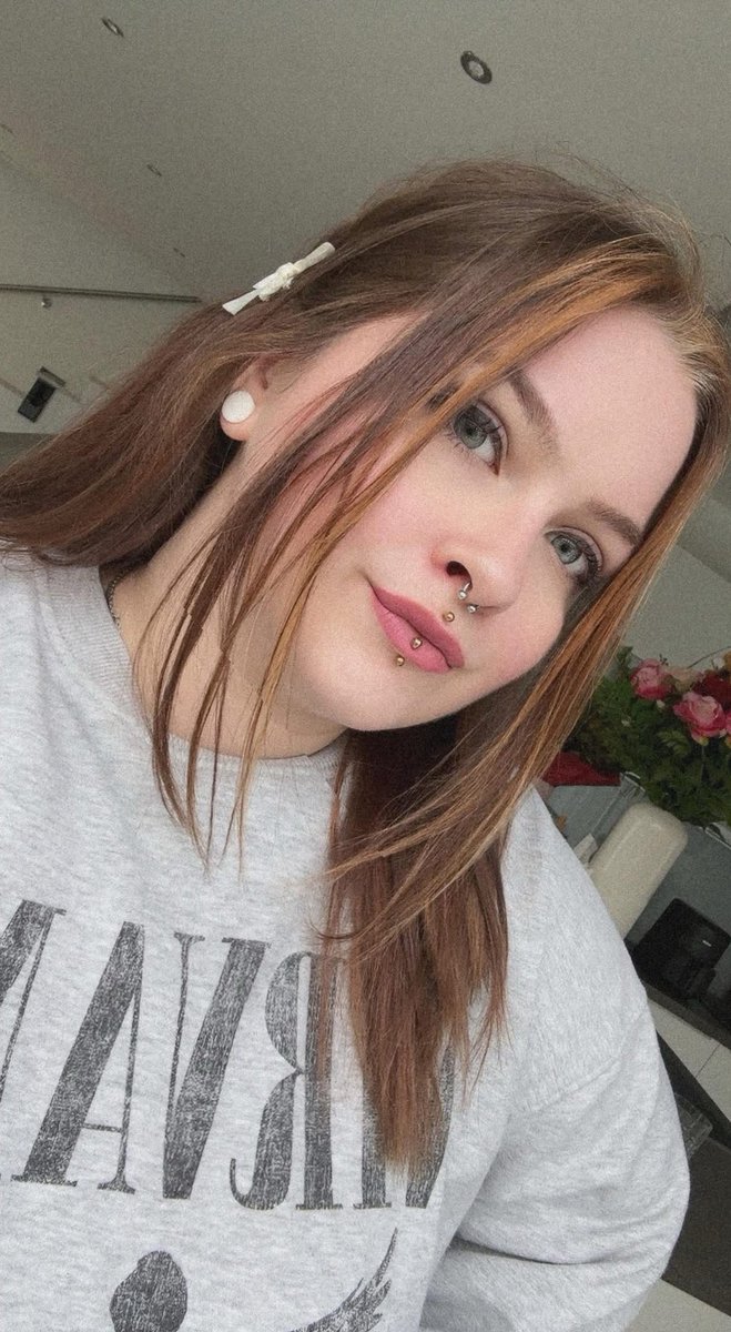 sabrI.Na 🌸 tweet media