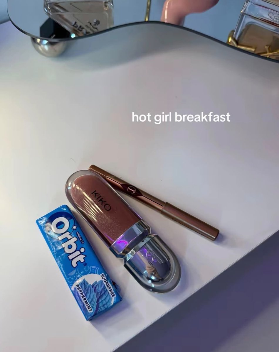 femmenotes tweet media