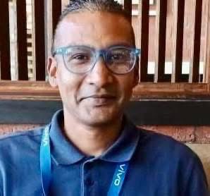 Am_Blujay's tweet photo. 🚨 MISSING PERSON | UMHLANGA – KZN

A 45-year-old call centre employee, Naidoo, has been missing since Wednesday, 01 April 2026.

He left his home in Flamingo Heights, Tongaat at 06:00 for work in Umhlanga. A transporter later saw him walking toward Oceans Mall. He has not been seen since and his cellphone is switched off.

Last seen wearing:
👖 Light blue jeans
👕 Red Guess golfer
👟 Black & white Jordan takkies
🎒 Red backpack

A missing persons case was opened at Tongaat SAPS (Ref: 261/04/2026).

Anyone with information is urged to contact Reaction Unit South Africa (RUSA) on 086 123 4333.

Please share 🙏