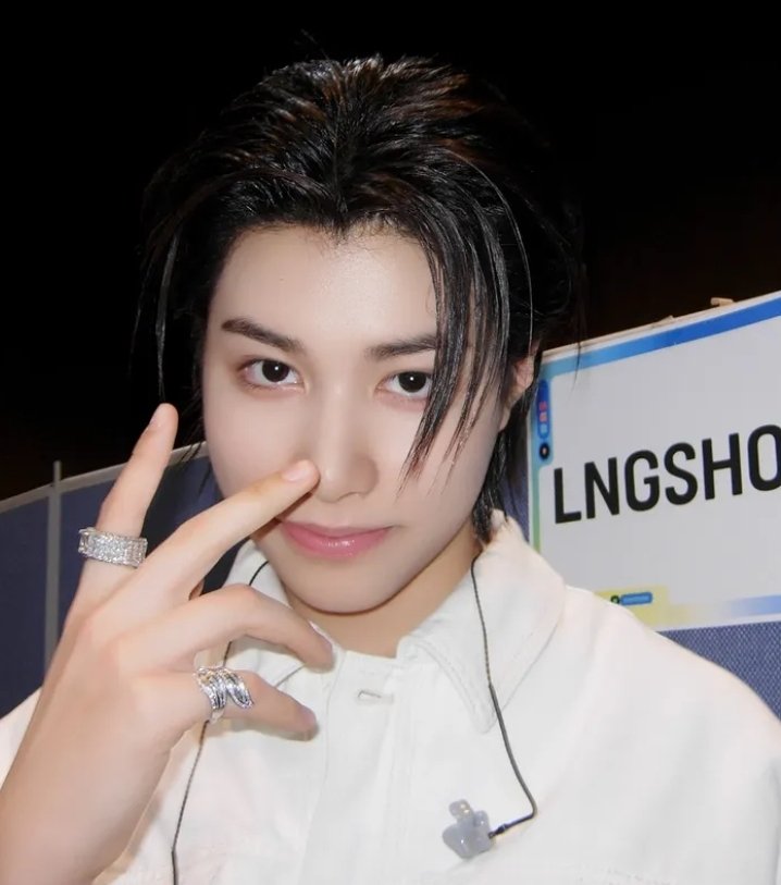 DEAD AND amethyst tweet media