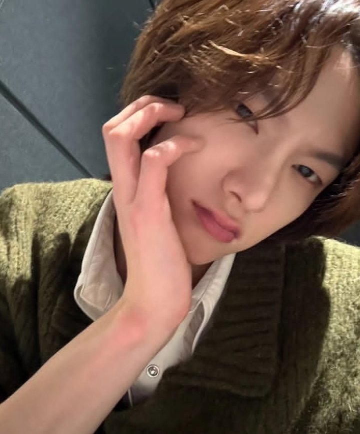 DEAD AND amethyst tweet media