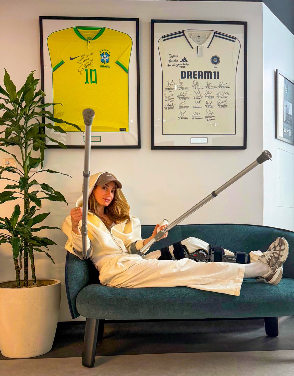 Kosovare Asllani tweet media