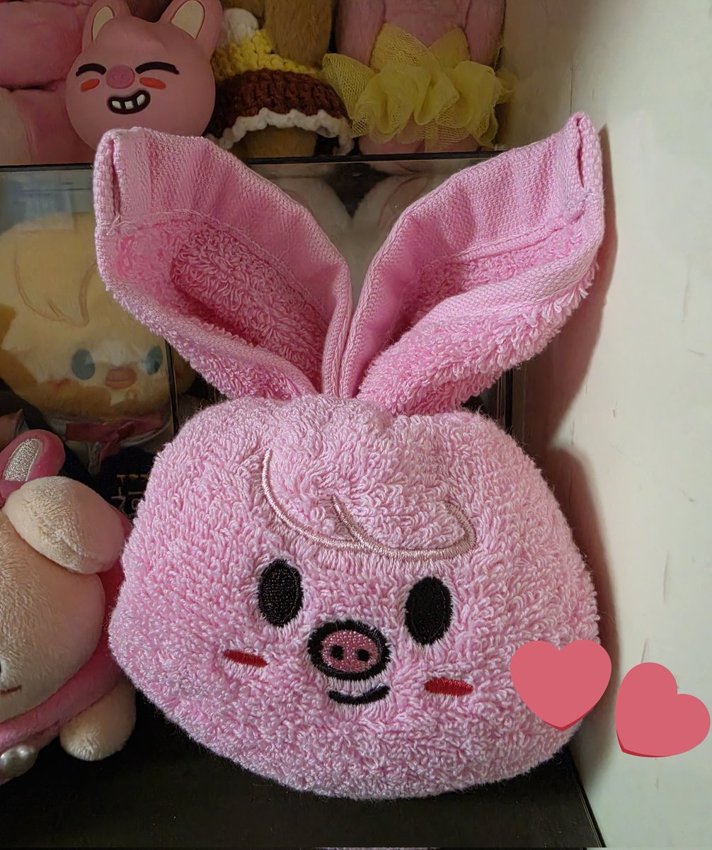 모양 대충 잡아서 머리에 고무줄 하나로 묶어봤어