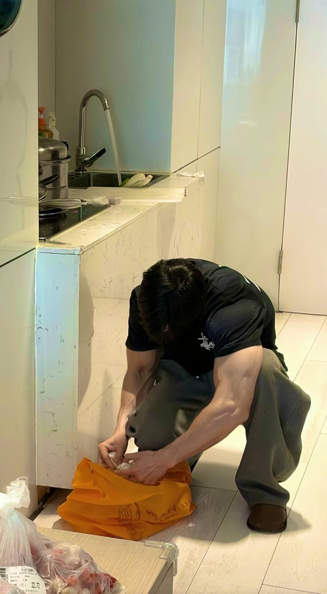 李朴政.（正在成为IFBB Pro版） tweet media