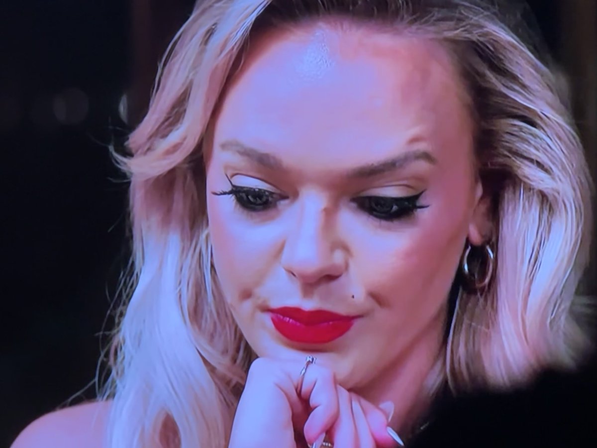 Steph the sarcastic sequin tweet media