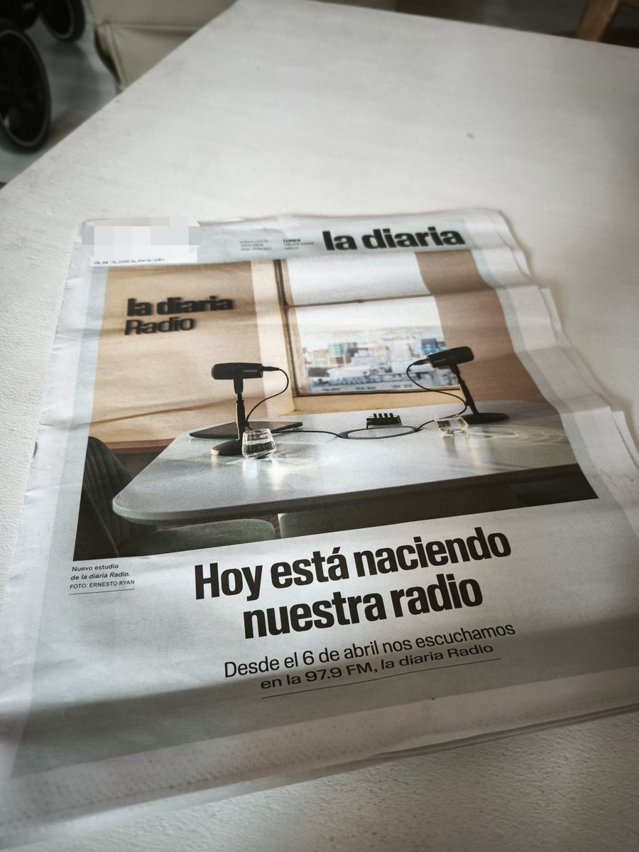 Seba_vaz's tweet photo. Hace 20 años me llegó la primer diario, ahora veo nacer otro proyecto que entusiasma!! Desde Malvin Norte Todo el éxito a @ladiaria que además nace de aries!🙌🙌 https://t.co/4sCkR3kx4S