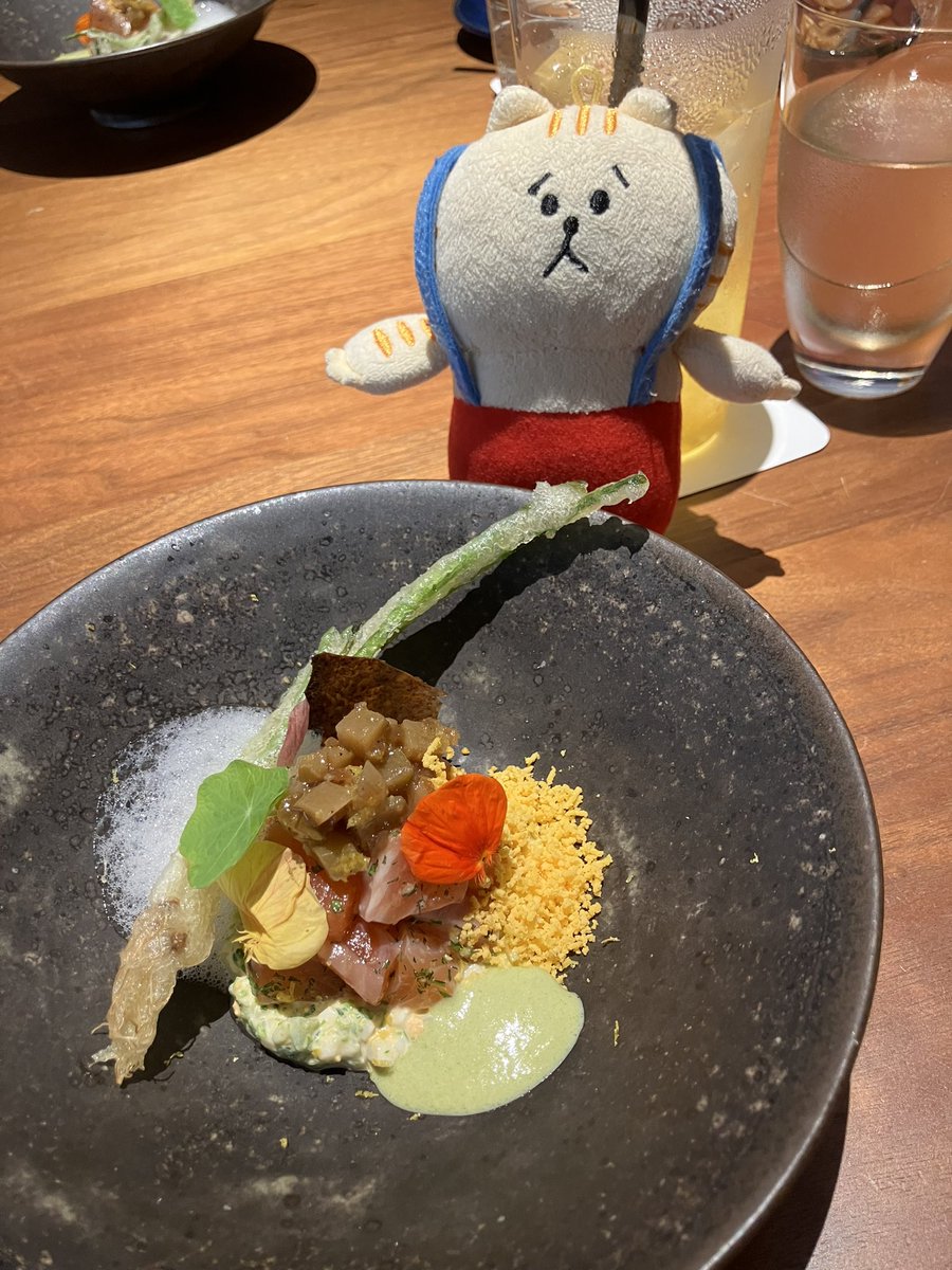 lkmChrU6lrnl5Uu's tweet photo. 昨日、久しぶりに北千住のMOTORAさんでランチしました!
にゃんすけ「ホント久しぶりにお邪魔したのだけど最高だったね!鱒のカルパッチョがめちゃ美味しかったよ」
#MOTORA #北千住 #ごろごろにゃんすけ https://t.co/OL0GtnJ4EJ