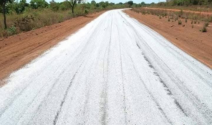 KassimDoumbia13's tweet photo. #Hambol🇨🇮
Les travaux de bitumage de l’axe Satama Sokoura - Bassawa - Tanda débuteront très Bientôt . Il convient de rappeler que la première phase du projet, reliant Bouaké - Satama Sokoura, est actuellement en cours d’exécution pour le plus grand bonheur des populations https://t.co/T4ZufbD6uy