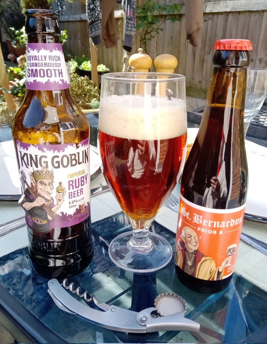 NigelSommelier's tweet image. Bank Holiday Beer O'Clock. Going to enjoy these 2 fine #beers in the sunshine. Alas we decided against a BBQ today. However, Wednesday weather could hit 19C. Scorchio 😎 Will line one up for then instead. Cheers 🍻