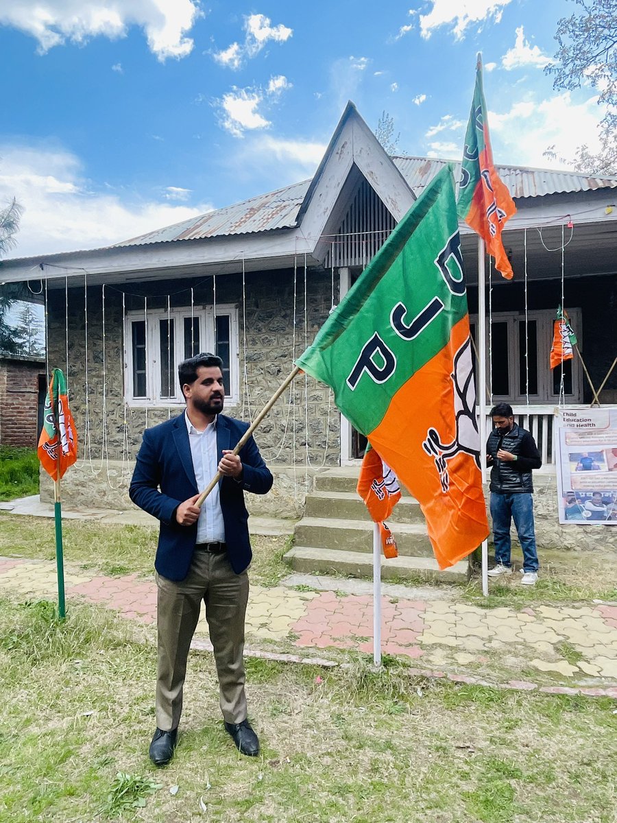 AdvocateGanie's tweet photo. Celebrated 47th Foundation Day of the BJP at Party Headquarter Kupwara 

#47YearsOfNationFirst https://t.co/jK8jtxC6hM