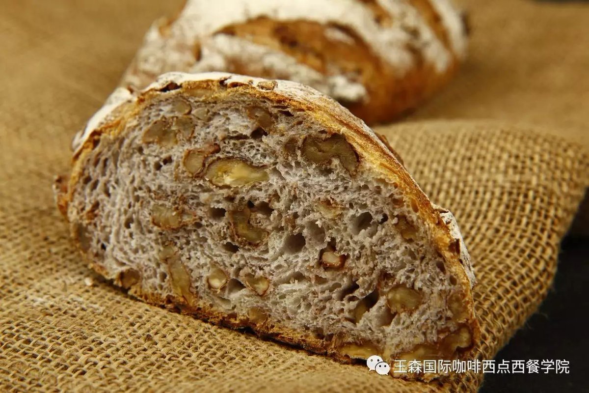 kinleycobin tweet media