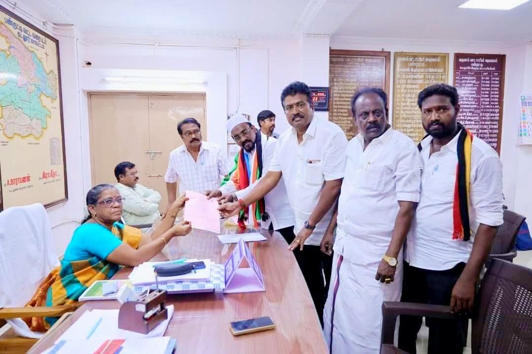 VCKSuresh24's tweet photo. #தலைவர்_எழுச்சித்தமிழர் அவர்களின் ஆசியுடன் மதச்சார்பற்ற முற்போக்குக் கூட்டணியின் #பண்ருட்டி விசிக வெற்றி வேட்பாளர் #அப்துர்_ரஹ்மான் அவர்கள் இன்று (06-04-2026) வேட்பு மனு தாக்கல் செய்தார் 

நமது சின்னம் பானை!
வாக்களிப்பீர் பானை சின்னம்! 

@thirumaofficial @velichamtvtamil https://t.co/SsQYv7y268