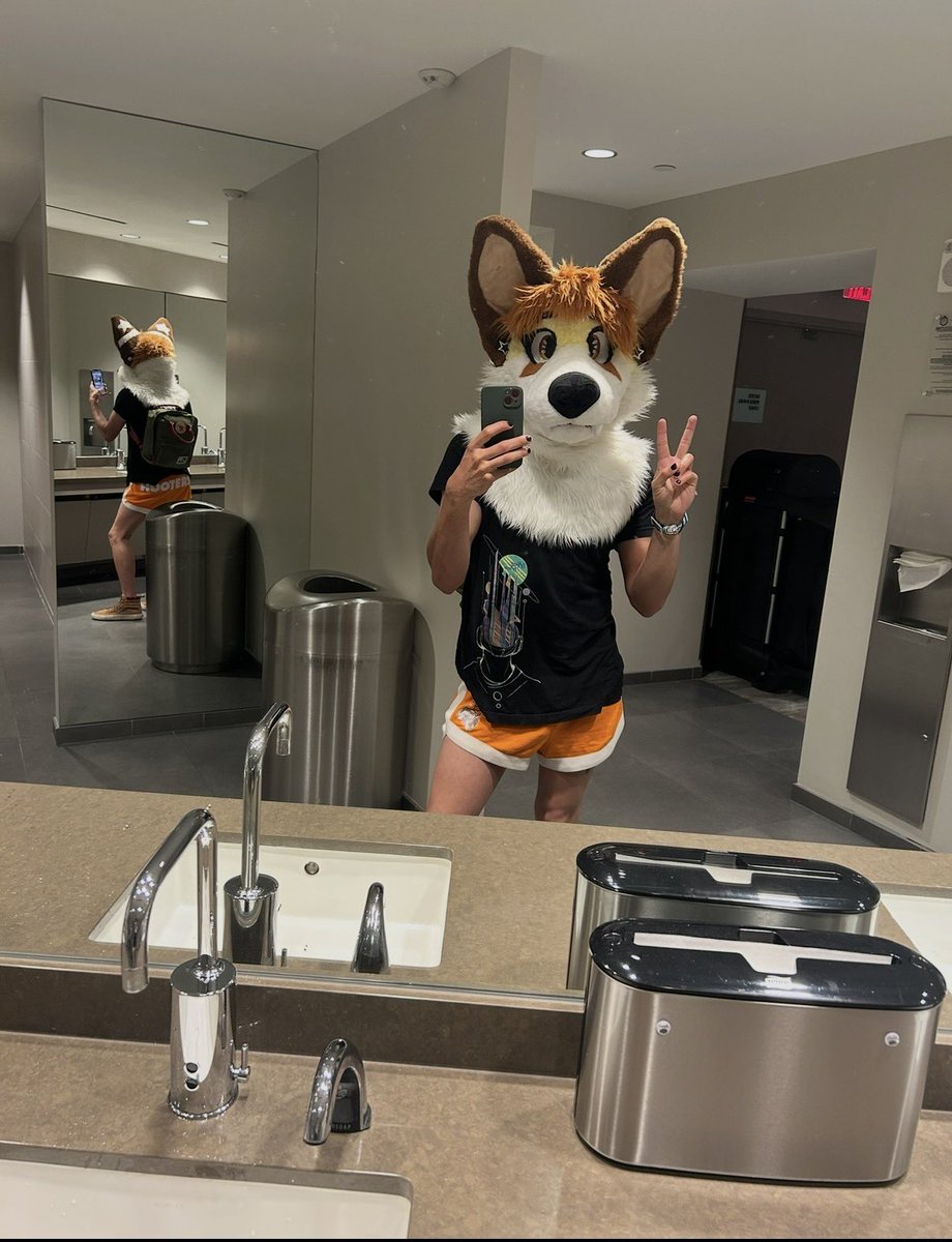 FoxyJamz🔜 ̅F̅̅W̅̅A̅ tweet media