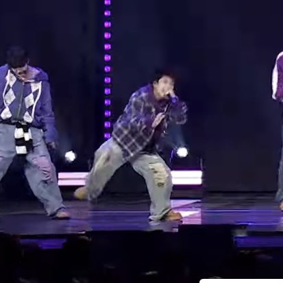 えびまる tweet media