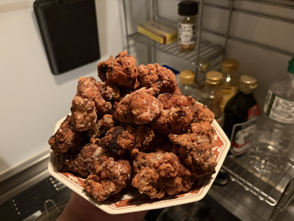 へちま tweet media