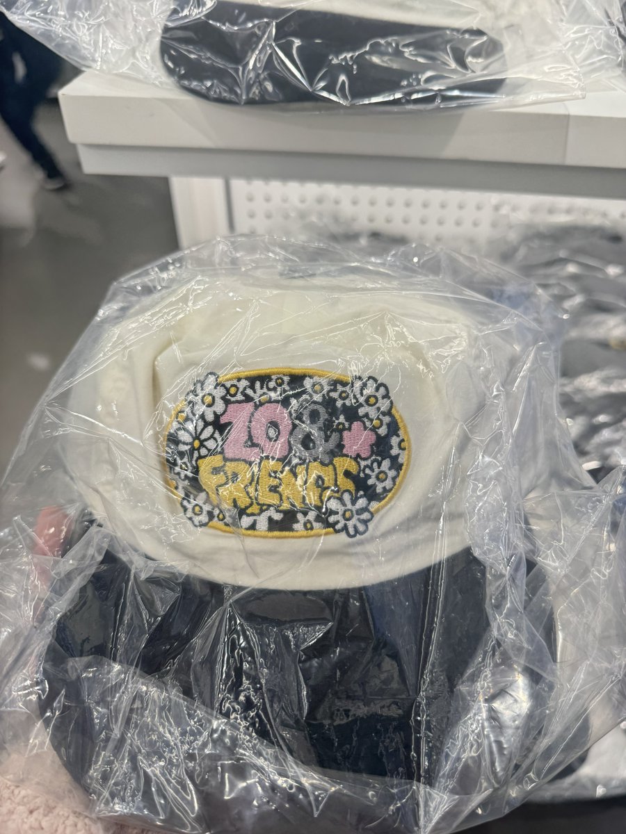 𝙎𝙪𝙯𝙯𝙮 🐉💛🌼 tweet media