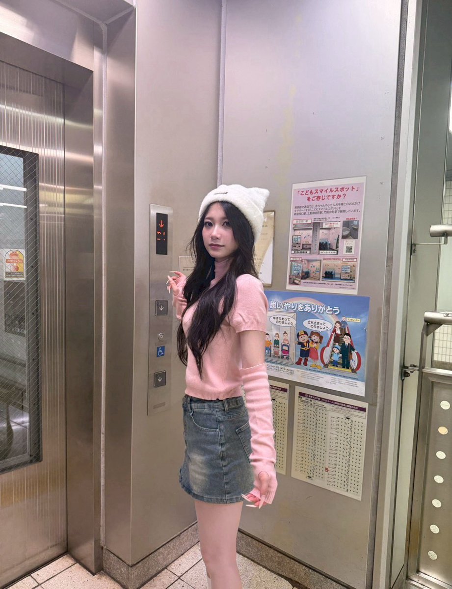 JasmineTea_desu's tweet photo. 桜見た🐈‍⬛ https://t.co/9zoZaRmOfc