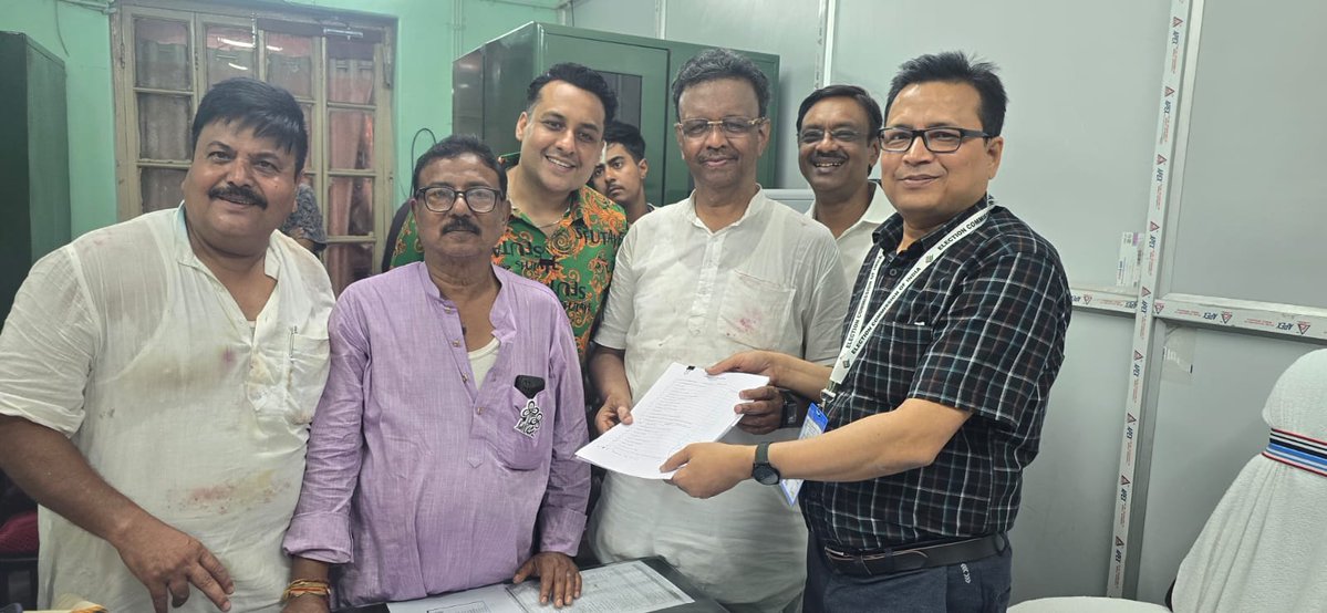 FirhadHakim's tweet photo. Filed my nomination today, inspired by the vision and leadership of my leader @MamataOfficial
Grateful for the overwhelming support and love from people at every step.. 
This journey is not mine alone.. it belongs to every citizen who believes in progress, unity & development
Together, we move forward. #AbarJitbeBangla