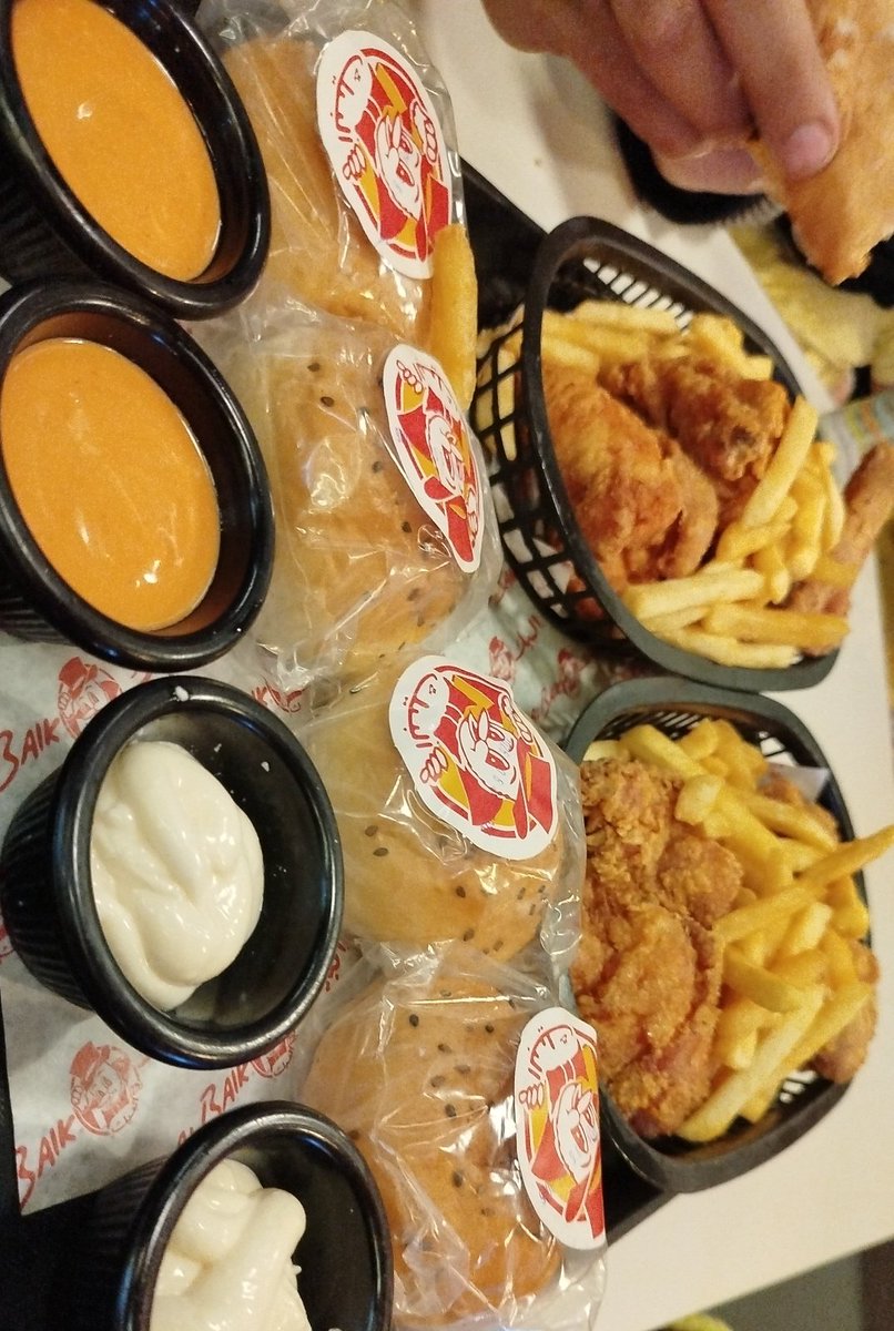 Misha Khan tweet media